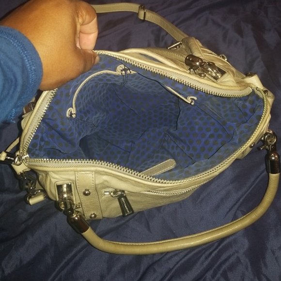 Handbag - Picture 3 of 9